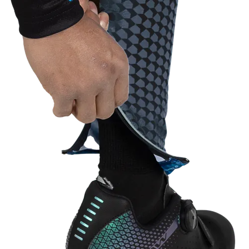 Zip laterale dietro alla caviglia