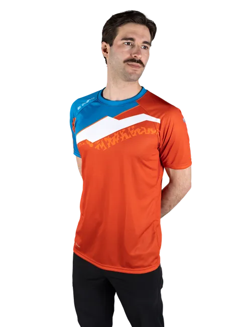  Il/La modello/a è alto/a 182 cm e indossa la taglia 6