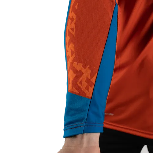 Manica lunga con taglio raglan 