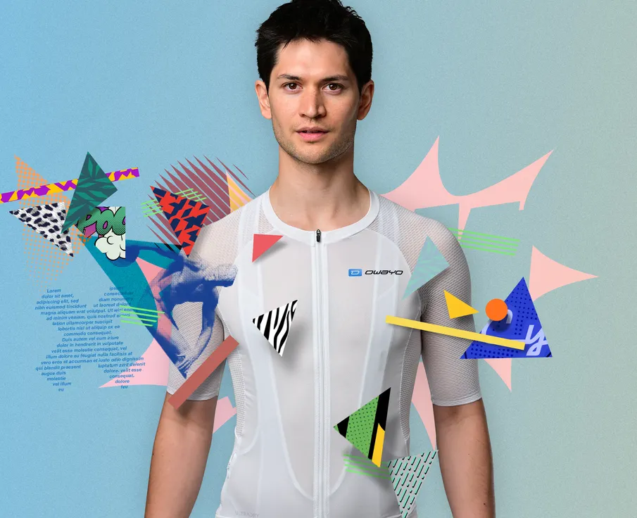 Un uomo indossa una maglia sportiva bianca senza maniche con cerniera e il logo 'owayo' sul petto, circondato da forme geometriche e motivi colorati.